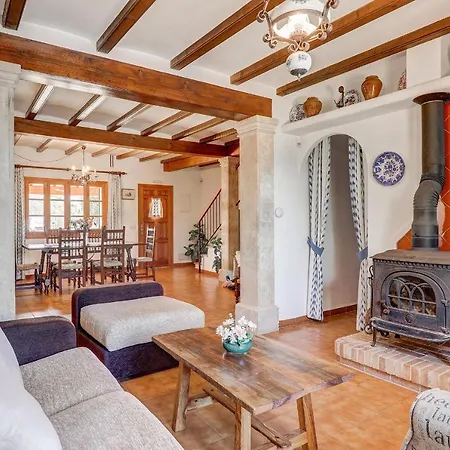 Joan * Польенса