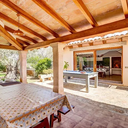 Joan فيلة بويينسا